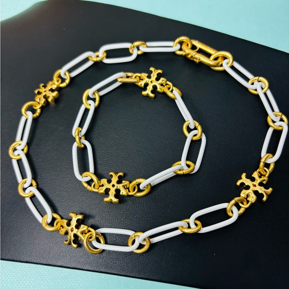 TORY BURCH Roxanne white & Gold Necklace Choker. 15.5” long. - Picture 5 of 5
